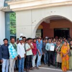 आश्रम एवम हास्टलो में कार्य कर रहे दैनिक वेतन भोगी के 300 से ज्यादा कर्मचारी अपनी सात सूत्रीय मांगों को लेकर सौपा ज्ञापन