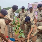 सरदार पटेल की 150वीं जयंती पर दुर्ग पुलिस का वृहद वृक्षारोपण अभियान, पर्यावरण संरक्षण का लिया संकल्प
