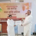 मोबाइल की नशा भी घर परिवार समाज संतान को बर्बाद कर रही है बचे और बचाए,,, ब्र.कु. बहन विद्या