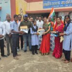 पतोरा हाई स्कूल के 103 विद्यार्थियों को जूते वितरित, जनपद सदस्य चंद्रिका चित्रसेन कलिहारी ने की पहल