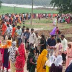 कौही में लगा शिवभक्तों का मेला, विशाल मानव श्रृंखला बनाकर किया शिवलिंग का जलाभिषेक
