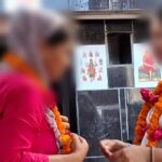 Viral News: सहेली के साथ घर से निकली लड़की, स्टेशन पर