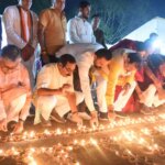 आशीर्वाद के दीये कार्यक्रम में जूते-चप्पल पहनकर दीप प्रज्वलन पर लोचन यादव ने उठाए सवाल