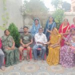 शोकाकुल परिवार को ग्राम पंचायत देवादा सरपंच लक्ष्मी वर्मा ने दी सहायता राशि