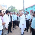 पूर्व मुख्यमंत्री भूपेश बघेल ने केसरा,बोरेन्दा में बाढ़ पीड़ितों एवं किसानों से मिलकर की चर्चा एवं जाना हाल