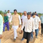 बाढ़ आपदा के बीच ग्राउंड जीरो पर उतरे विधायक रोहित साहू,,,,,,,