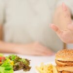 LIFESTYLE NEWS : जंक फूड से दूरी बनाते ही शरीर में होने
